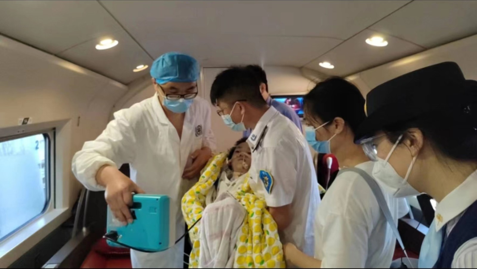 阿里专业高铁转运